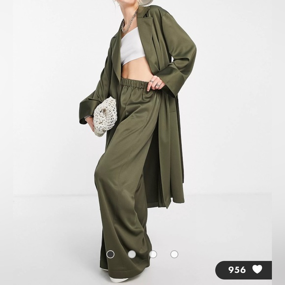 NWT - Topshop satin wide leg pants in khaki - Size 4 - Picture 2 of 7